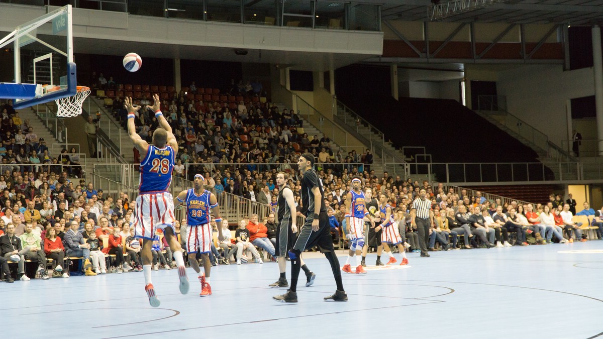 O Fotomagazin / Harlem Globetrotters in der TipsArena 2016